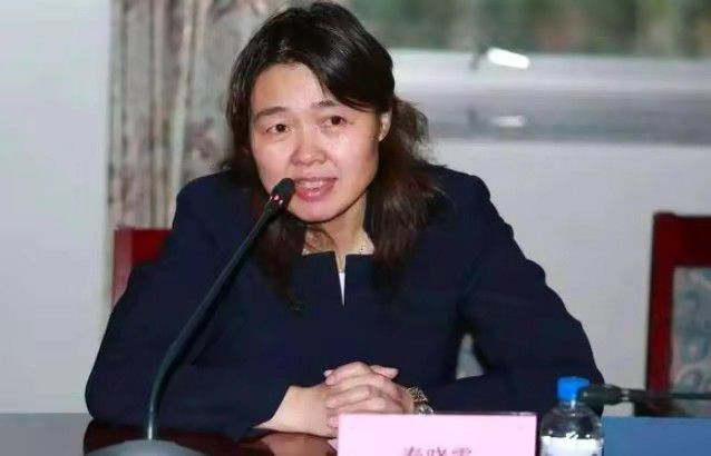 英语老师的胸好软我把她强了